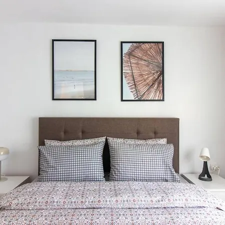Warm & Cozy 3br In Kadikoey!