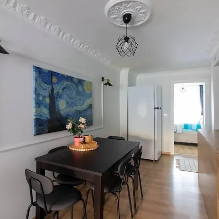 Warm & Cozy 3br In Kadikoey! *