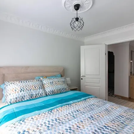 Апартаменты Warm & Cozy 3br In Kadikoey! Стамбул