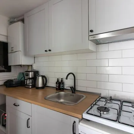 Warm & Cozy 3br In Kadikoey! Апартаменты