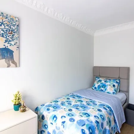 Warm & Cozy 3br In Kadikoey! Апартаменты Стамбул